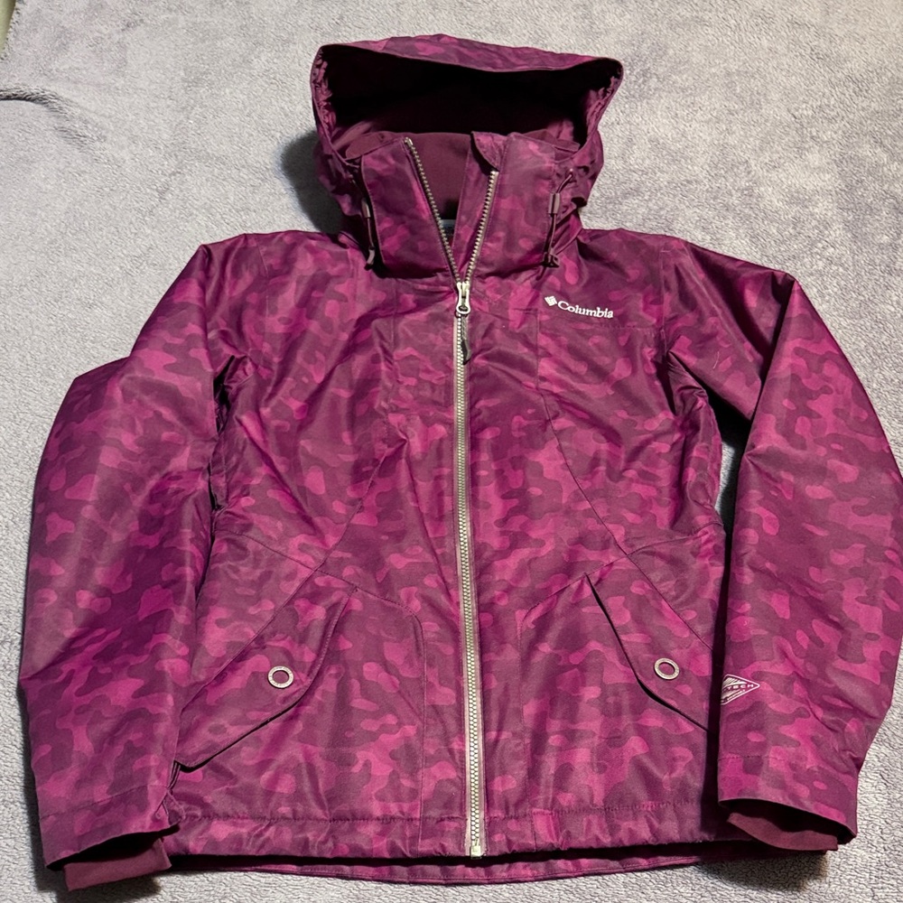 Columbia Women’s Small Magenta ski jacket.
